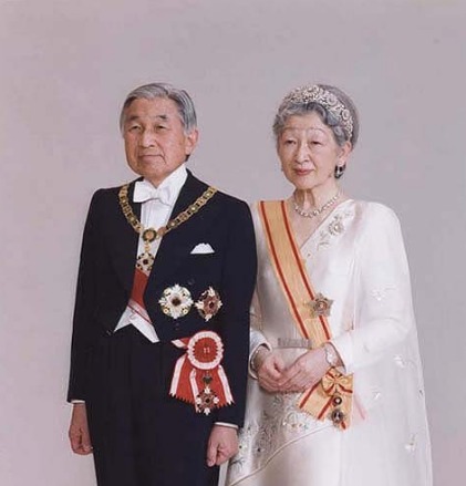 天皇陛下をサポートされる皇后様【天皇陛下在位30年記念式典】
